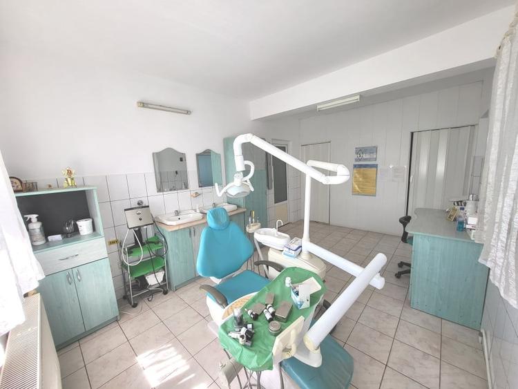 Casă individuală cu 6 camere cu Canalizare în Letea