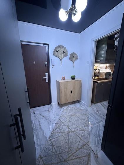 Apartament cu 2 camere decomandat în Școlilor