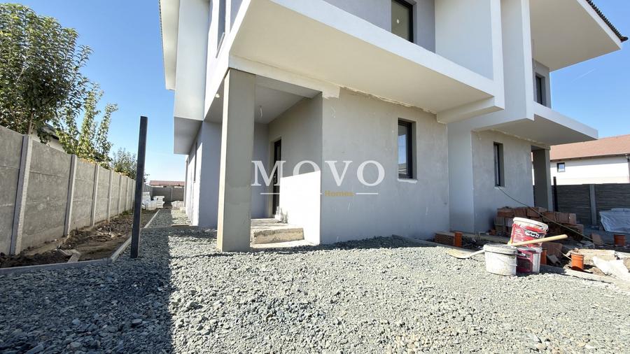 Duplex cu 4 camere cu Canalizare în Moșnița Nouă