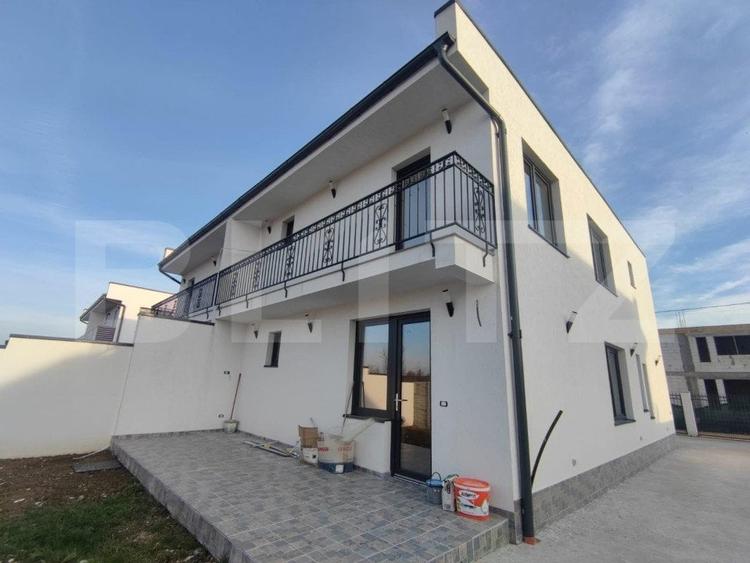 Casă individuală cu 5 camere cu Canalizare în Podari