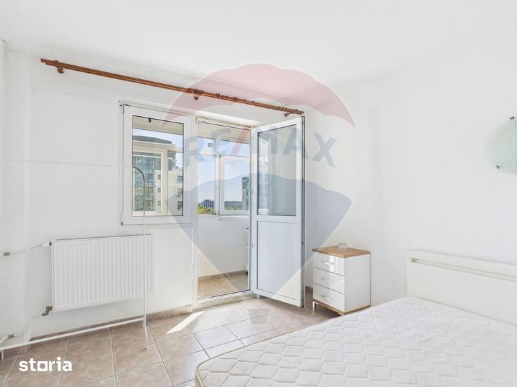 Apartament cu 4 camere, mobilat în Tei