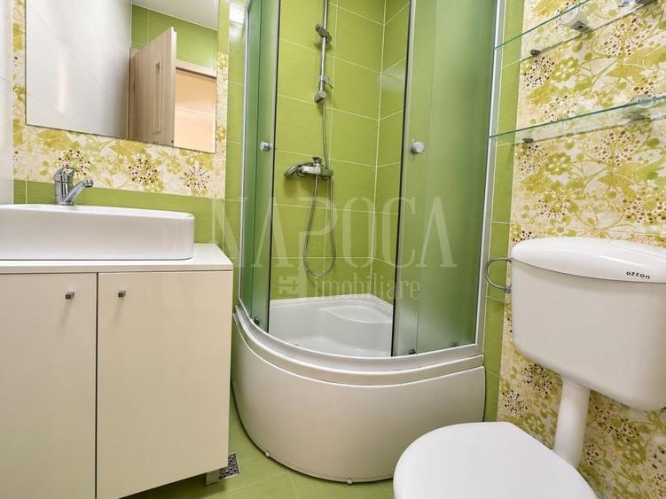 Apartament cu 4 camere semidecomandat în Plopilor