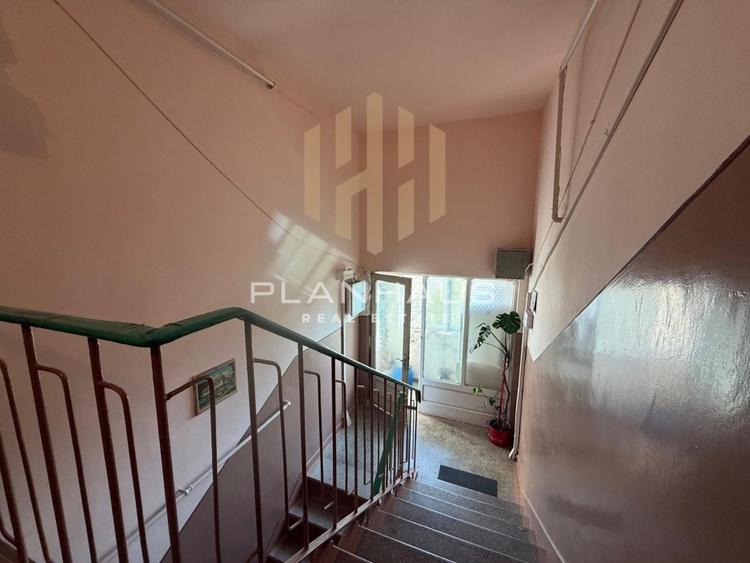 Apartament cu 3 camere semidecomandat în Central