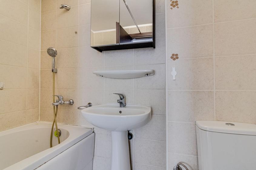 Apartament cu 2 camere decomandat în Obor