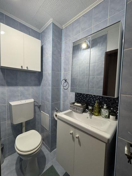 Apartament cu 3 camere decomandat în Uverturii