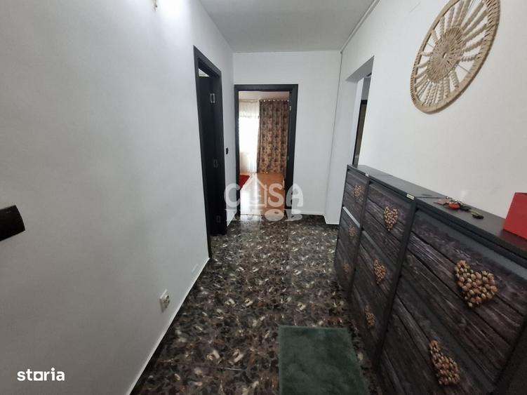Apartament cu 3 camere în Micro 2
