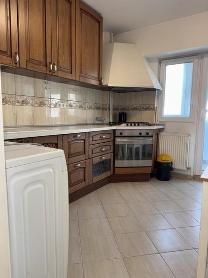 Apartament cu 2 camere decomandat, mobilat în P-ța Universității