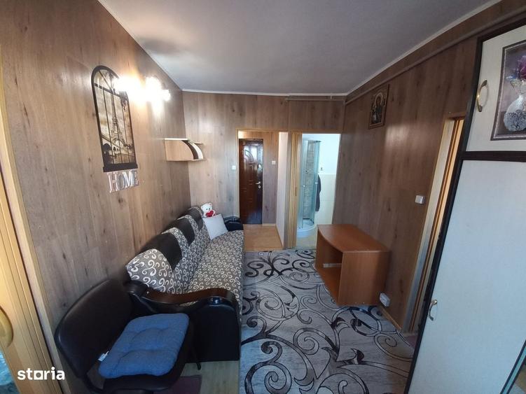Apartament cu 2 camere în Micro 8