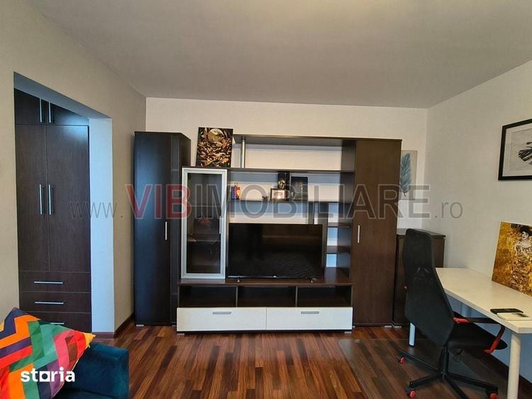 Apartament cu 2 camere semidecomandat în Tei