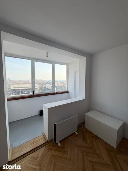 Apartament cu 3 camere semidecomandat în Complex Studențesc