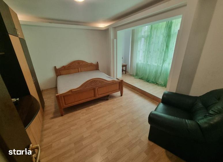 Apartament cu 4 camere în Tătărași