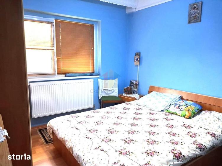 Apartament cu 3 camere decomandat în Viziru 2