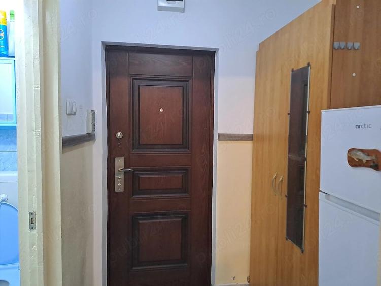 Garsonieră decomandată în Central
