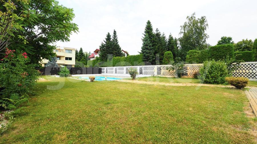 Casă individuală cu 7 camere cu Piscina în Iancu Nicolae