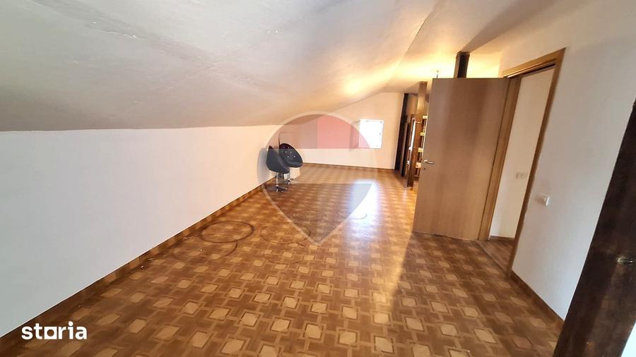 Casa / Vila cu 5 camere de inchiriat - 6
