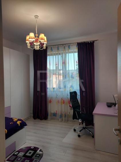 Casă individuală cu 6 camere cu Canalizare în Titan