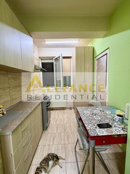 Apartament cu 2 camere decomandat, mobilat în Central