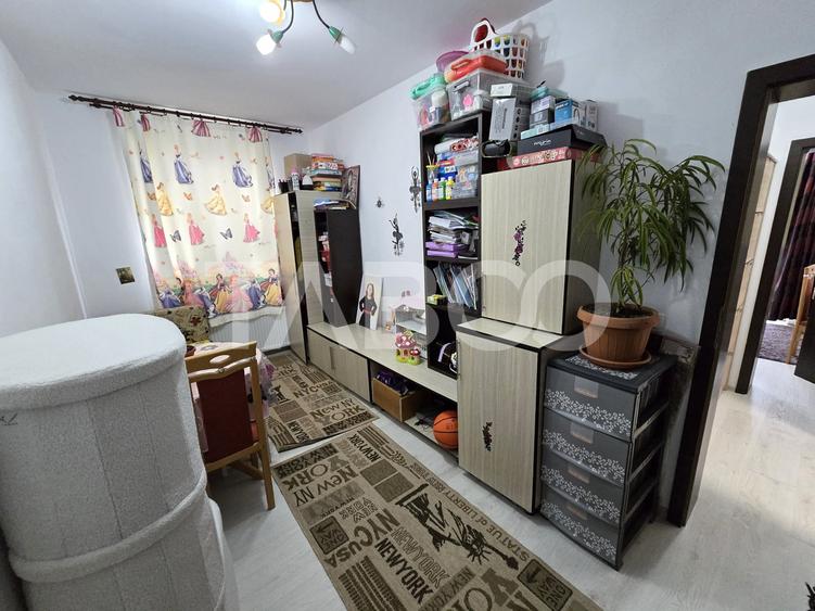 Apartament cu 4 camere decomandat, mobilat în Șelimbăr