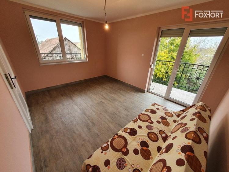 Casă individuală cu 5 camere cu Canalizare în Breștea