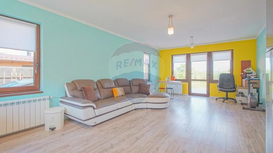 Casă cu 4 camere cu Teren 534 Mp în Central