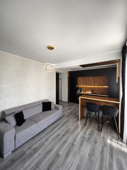 Apartament cu 2 camere semidecomandat, mobilat în Central