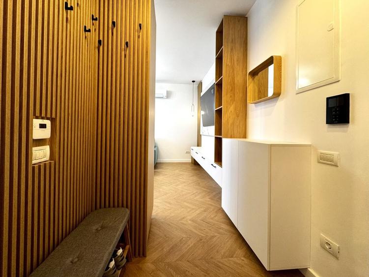 Apartament cu 2 camere semidecomandat, mobilat în Buziașului