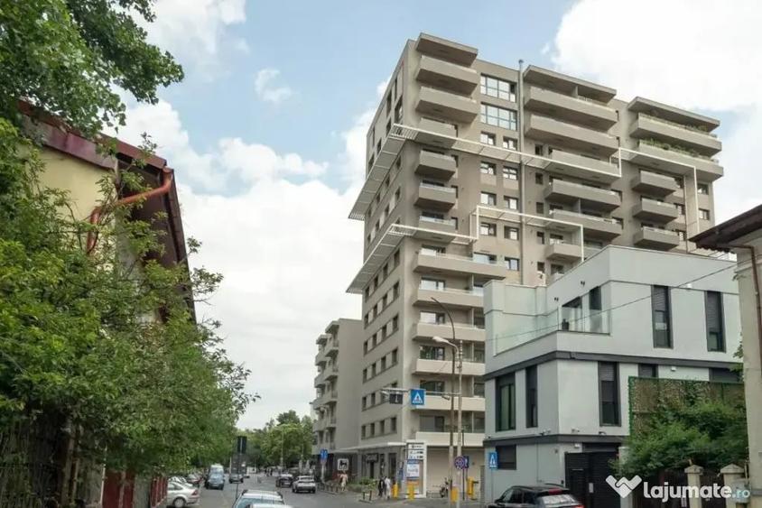 Apartament cu 3 camere decomandat în Ștefan cel Mare