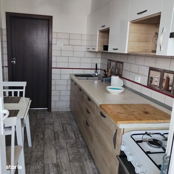 Apartament cu 2 camere decomandat în Romană