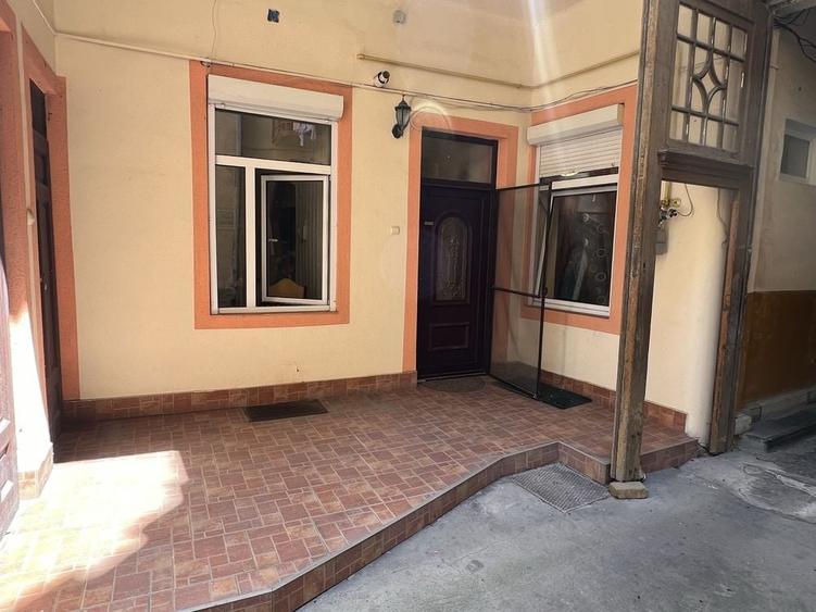 Apartament cu 2 camere decomandat în Exterior Vest