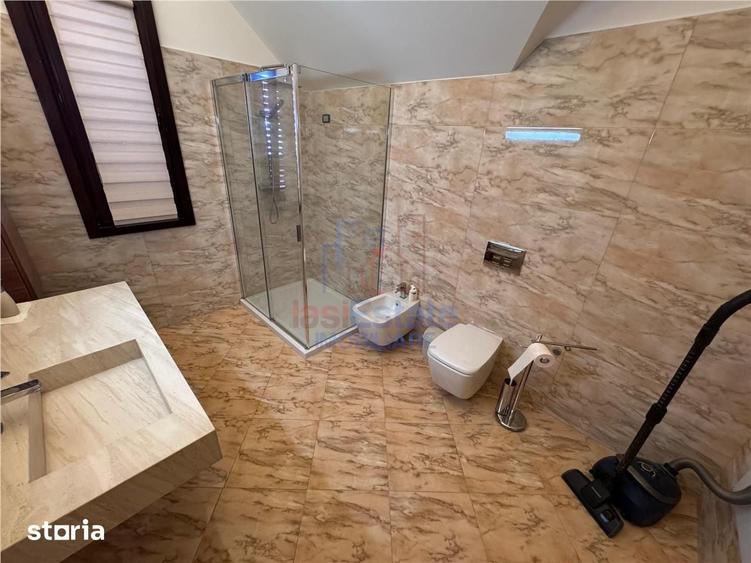 Casă cu 5 camere cu Teren 1000 Mp în Rediu