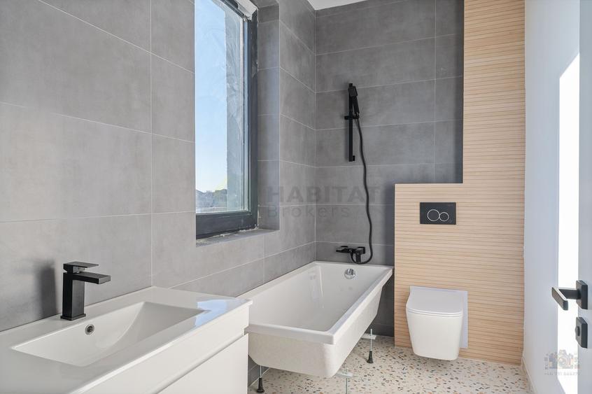 Casă individuală cu 4 camere cu Canalizare în Tunari