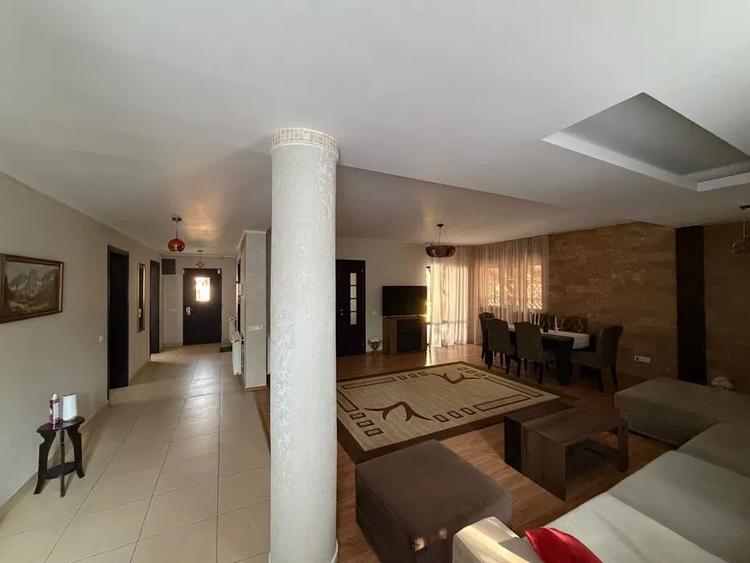 Casă individuală cu 5 camere cu Piscina în Pipera