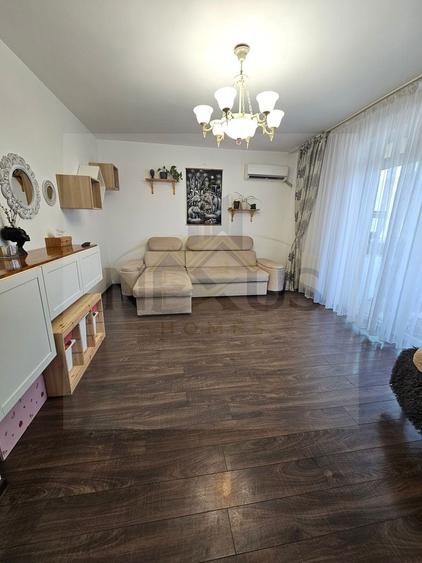 Apartament cu 2 camere decomandat, mobilat în Sud
