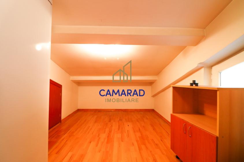 Casă individuală cu 10 camere cu Canalizare în Iancului
