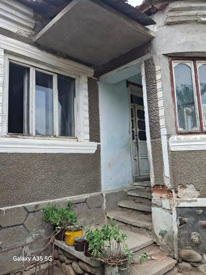 Casă în Săcel