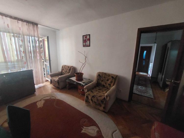 Apartament cu 3 camere decomandat în Alecu Russo