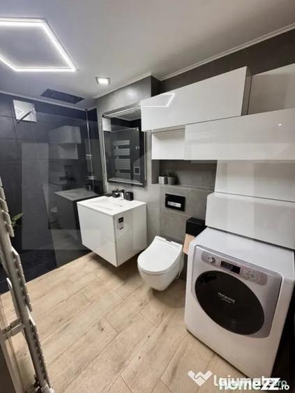 Apartament cu 4 camere decomandat în Sud