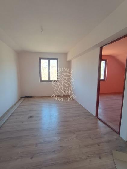 Casă individuală cu 3 camere cu Canalizare în Sud