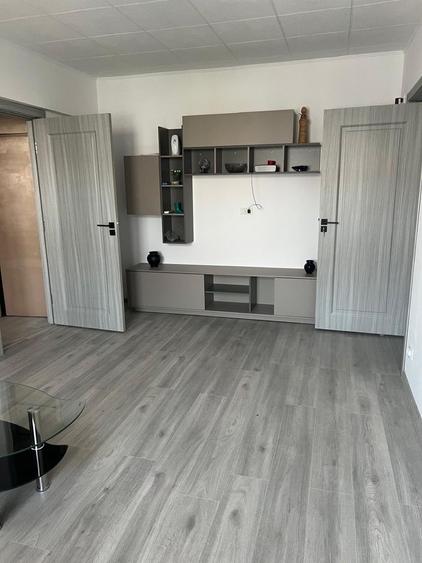 Apartament cu 2 camere decomandat în Berceni
