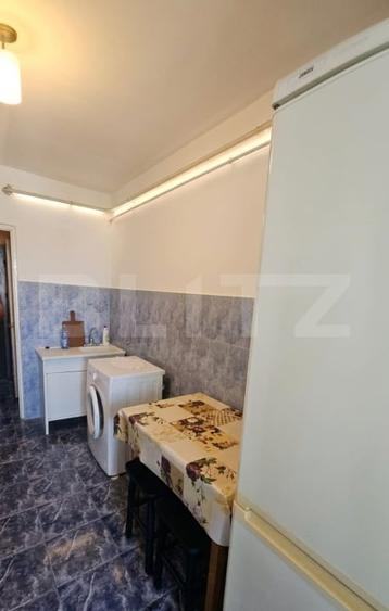 Apartament cu 2 camere decomandat, mobilat în