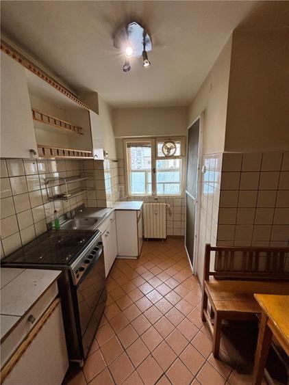 Apartament cu 3 camere decomandat în Decebal