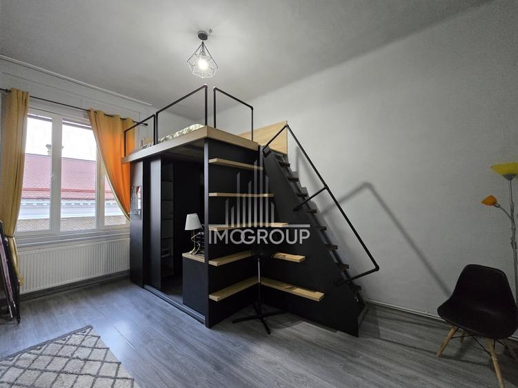 Apartament cu 3 camere semidecomandat, mobilat în Central