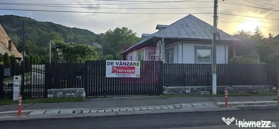 Casă cu 4 camere cu Teren 722 Mp în Podul Vadului