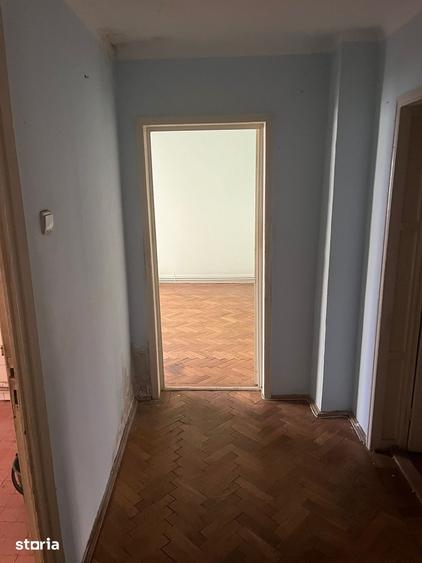 Apartament cu 4 camere în 1 Mai