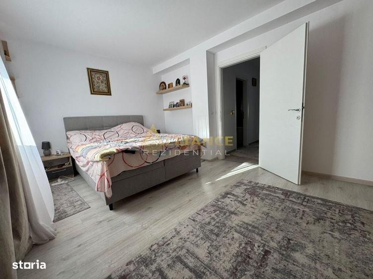 Casă cu 4 camere în Cățelu