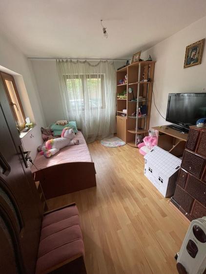 Casă individuală cu 4 camere cu Canalizare în Vârtoapele de Jos