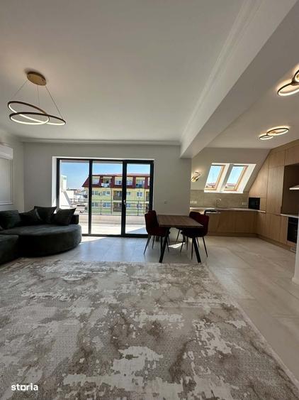 Apartament cu 3 camere semidecomandat în Central