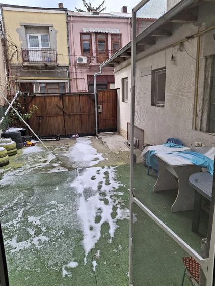 Casă cu 5 camere cu Teren 212 Mp în Central