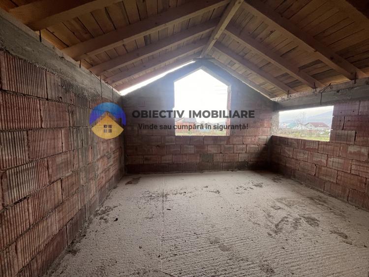 Casă individuală cu 4 camere cu Teren 789 Mp în Vest