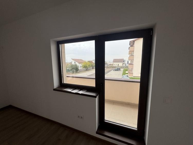 Apartament cu 7 camere decomandat în Sânpetru